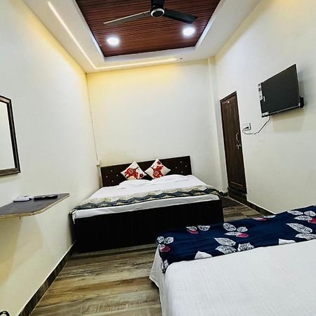 Hotel Shreenidhi Comfort Stay 우자인 외부 사진