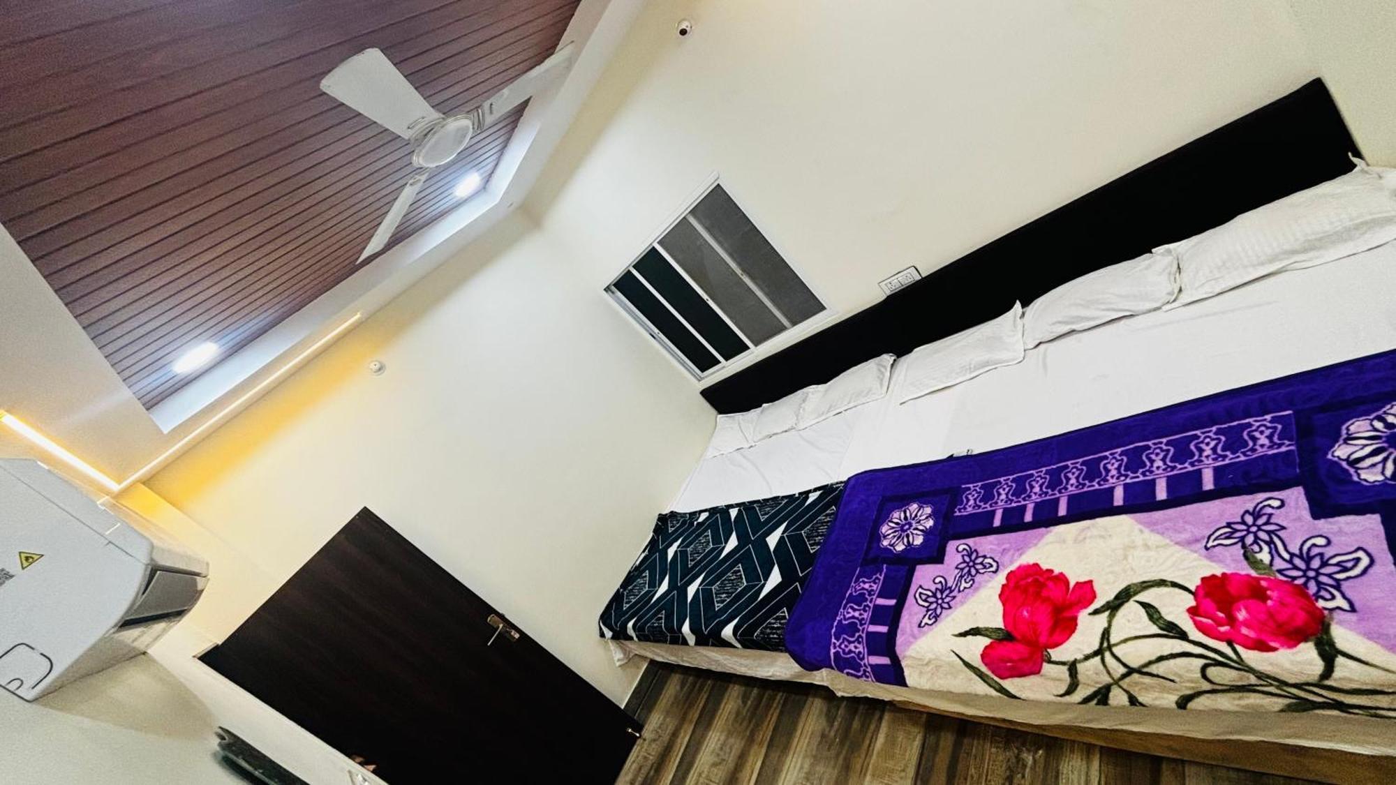 Hotel Shreenidhi Comfort Stay 우자인 외부 사진